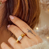 Joy Pearl Burst Earring