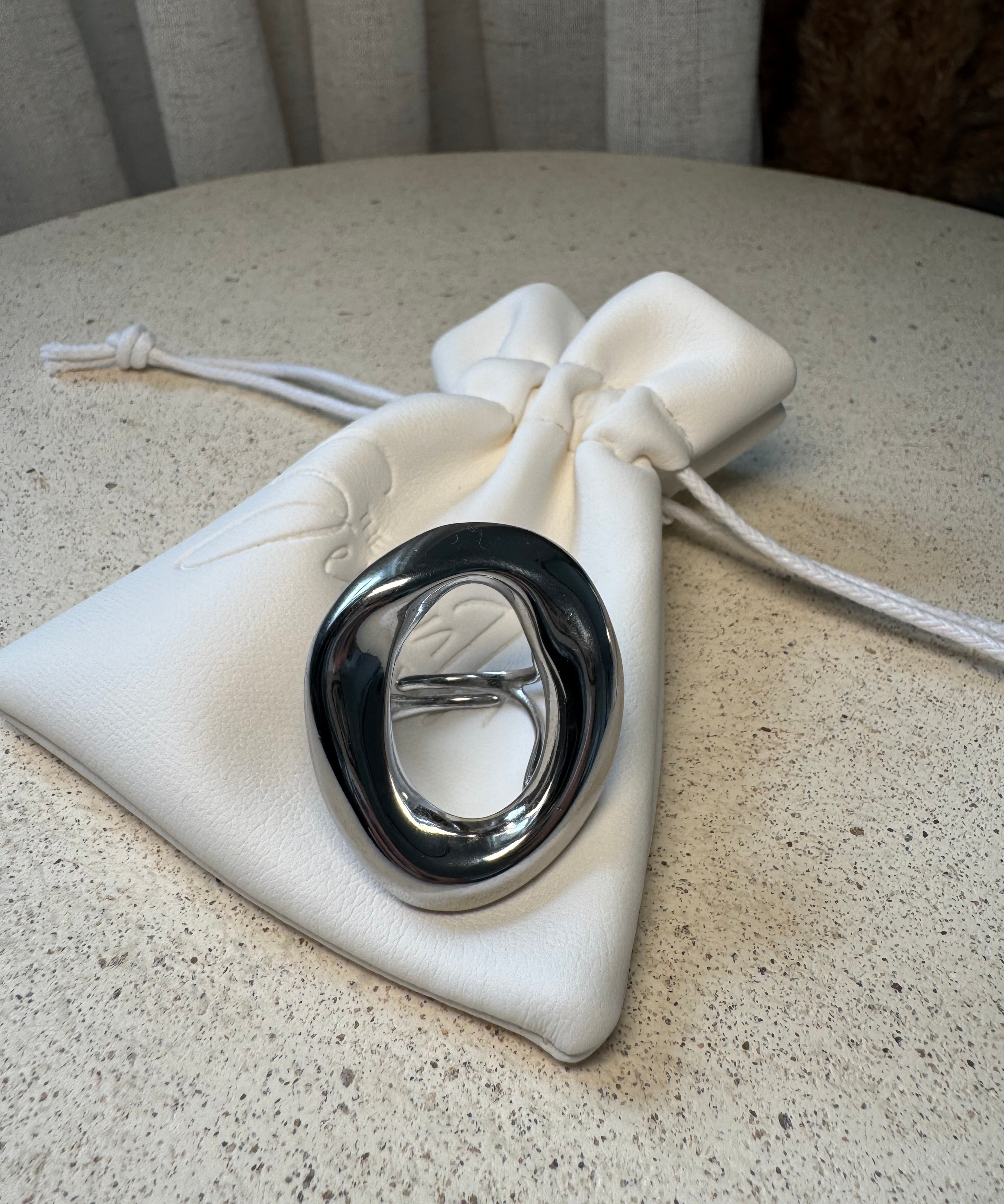 Zara Sculpted Open Ring