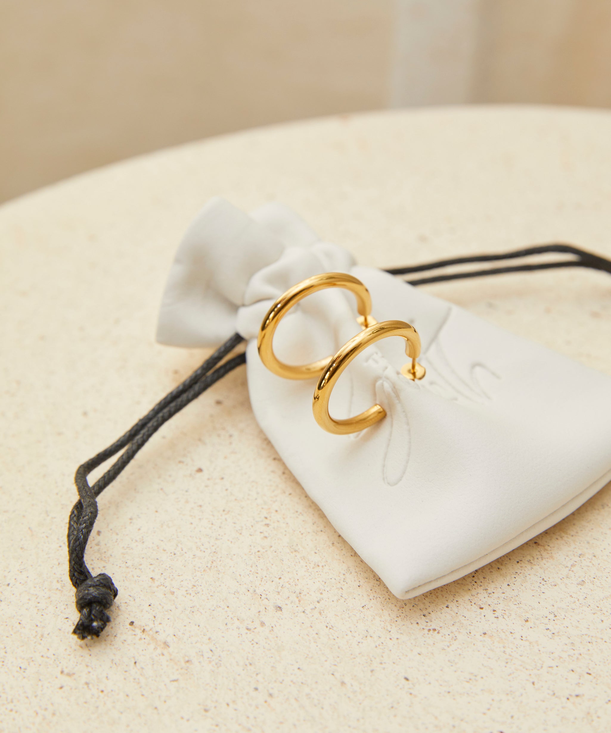 Anna Essential Hoops