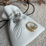 Laurel leaf motif Ring