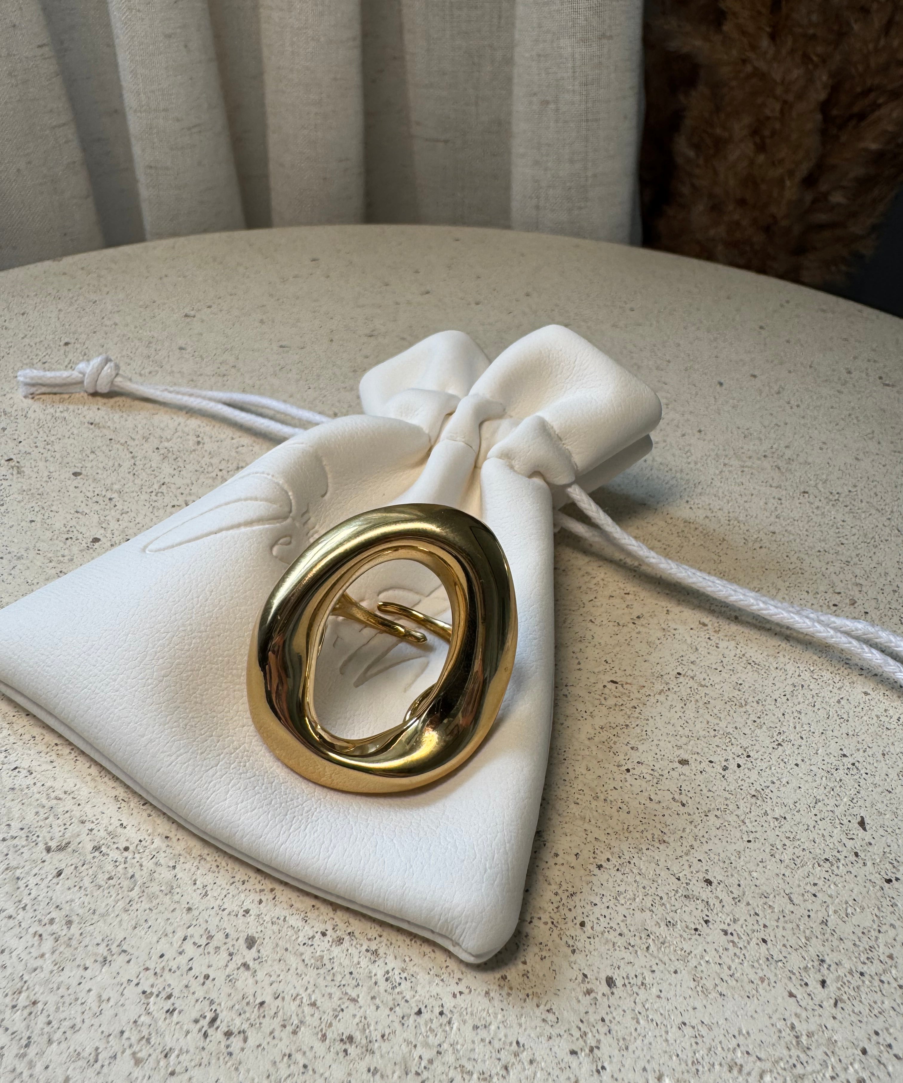 Zara Sculpted Open Ring