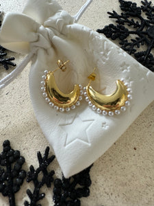 JOY Pearl Earrings