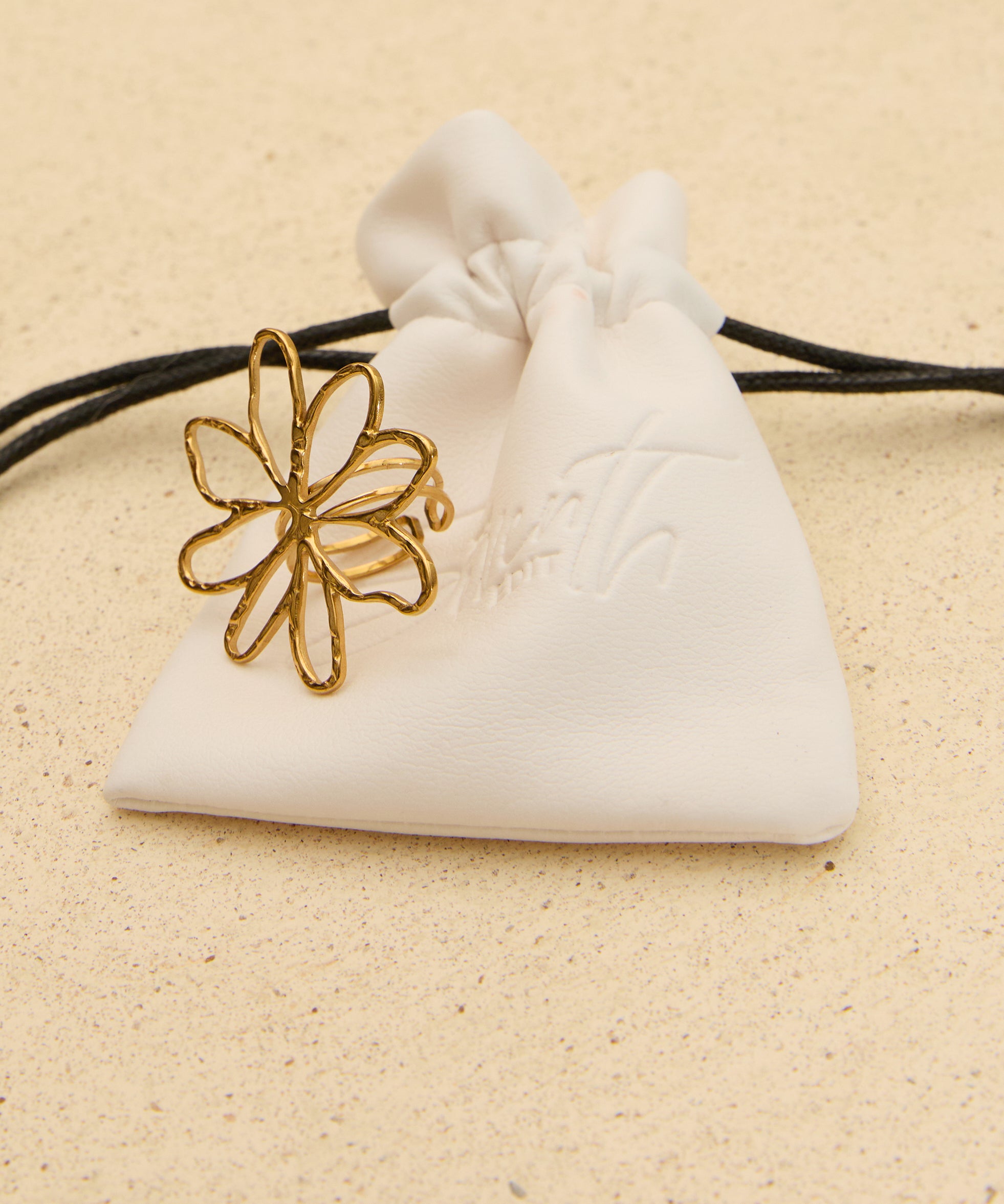 The Fleur Open Wire Flower Ring