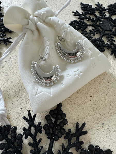 JOY Pearl Earrings